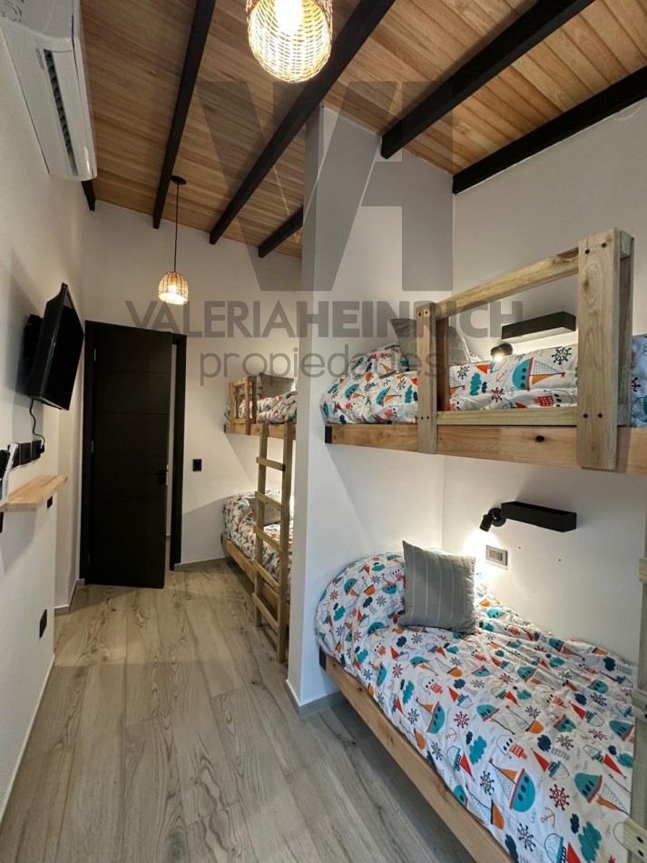Casa Villarobles. Cerca Pinamar y Costa Esmeralda. Con salida al mar. 20 pax. ALQUILER. 6 DORM