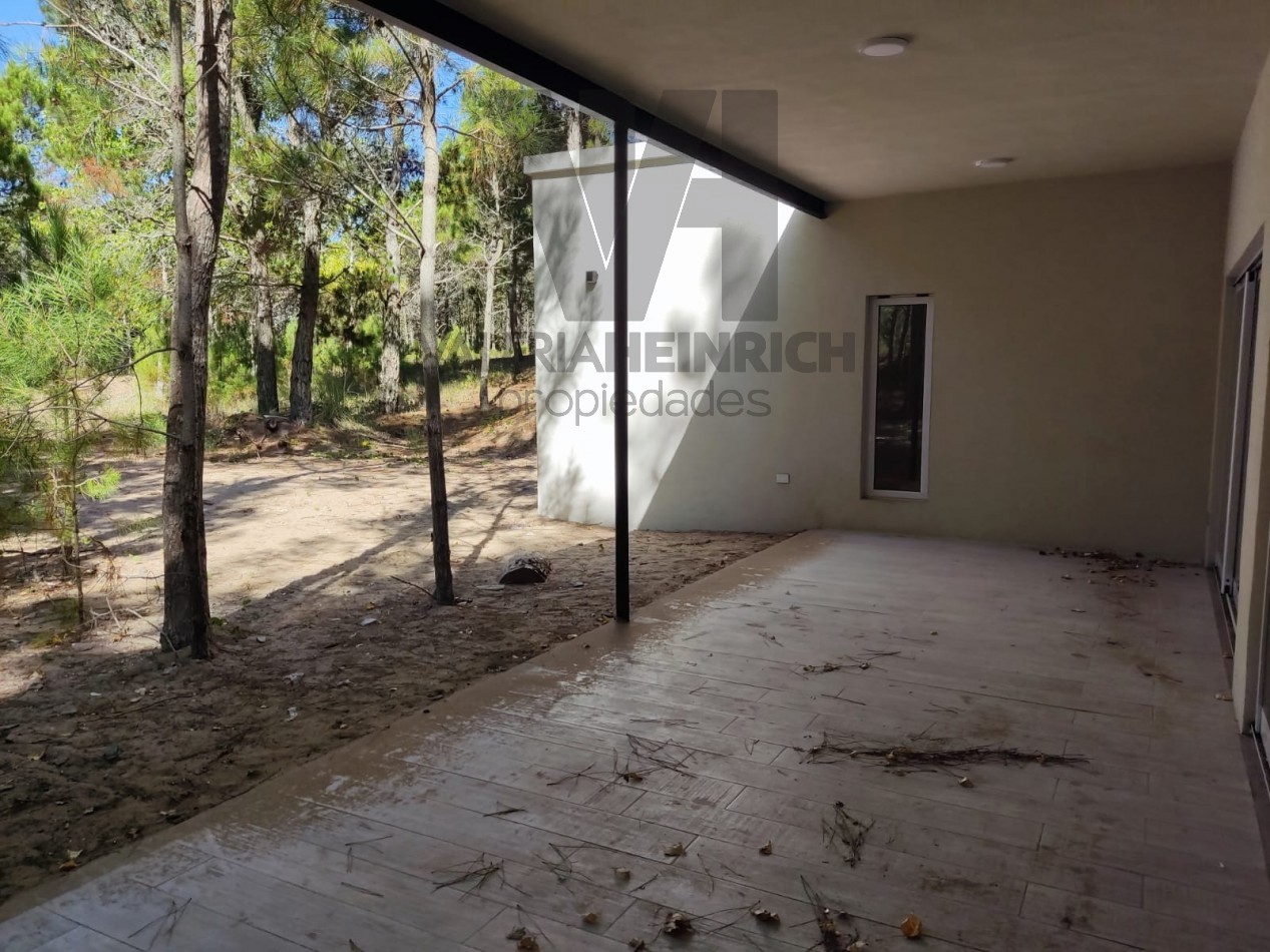 Casa en Venta en Villa Robles cerca de Pinamar y Costa Esmeralda. barrio cerrado