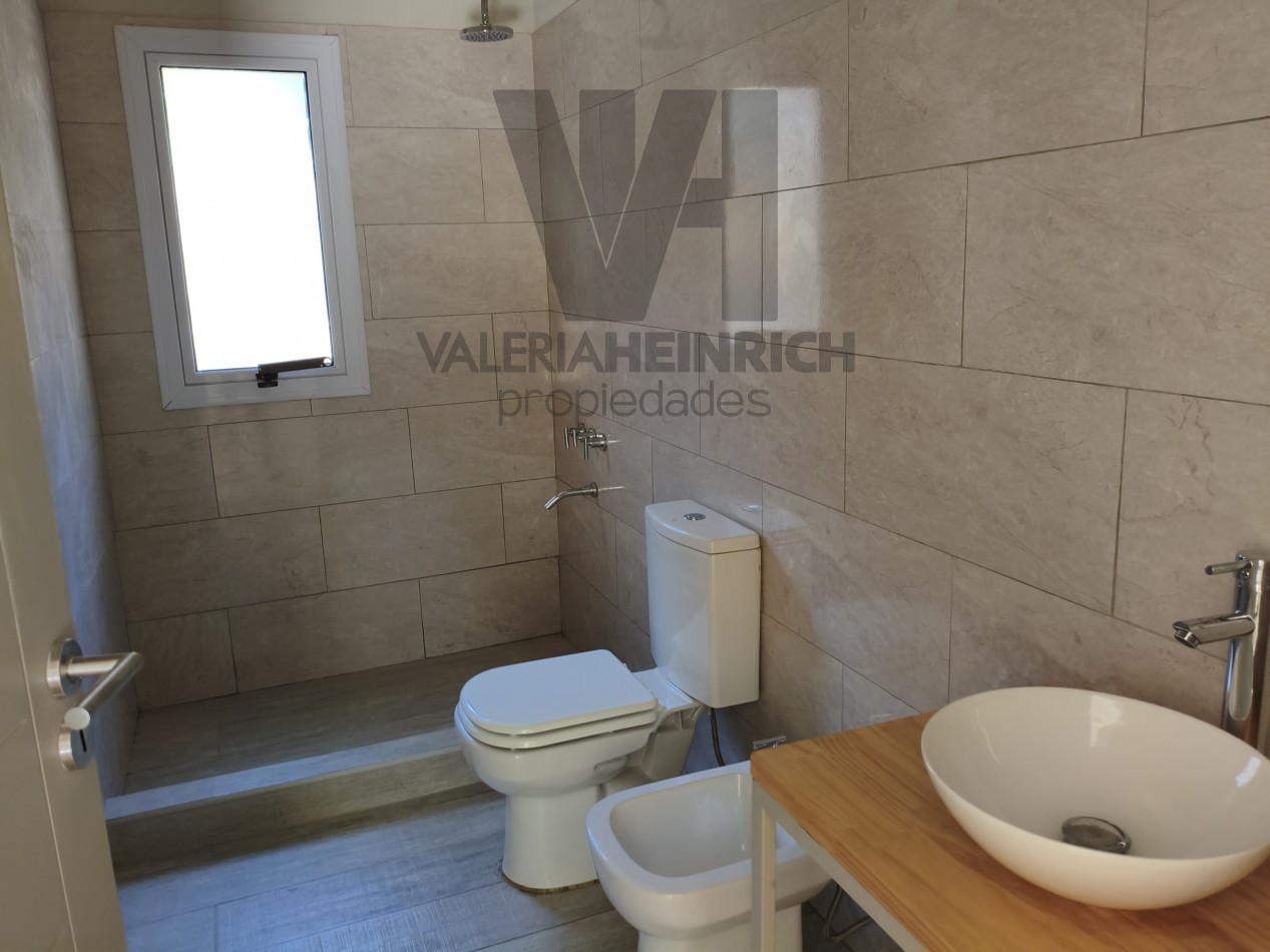 Casa en Venta en Villa Robles cerca de Pinamar y Costa Esmeralda. barrio cerrado