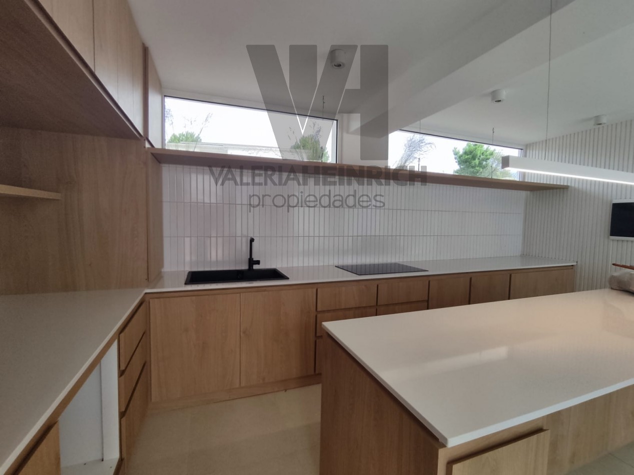 CASA EN VENTA COSTA ESMERALDA SEND 3 DISEÑO 