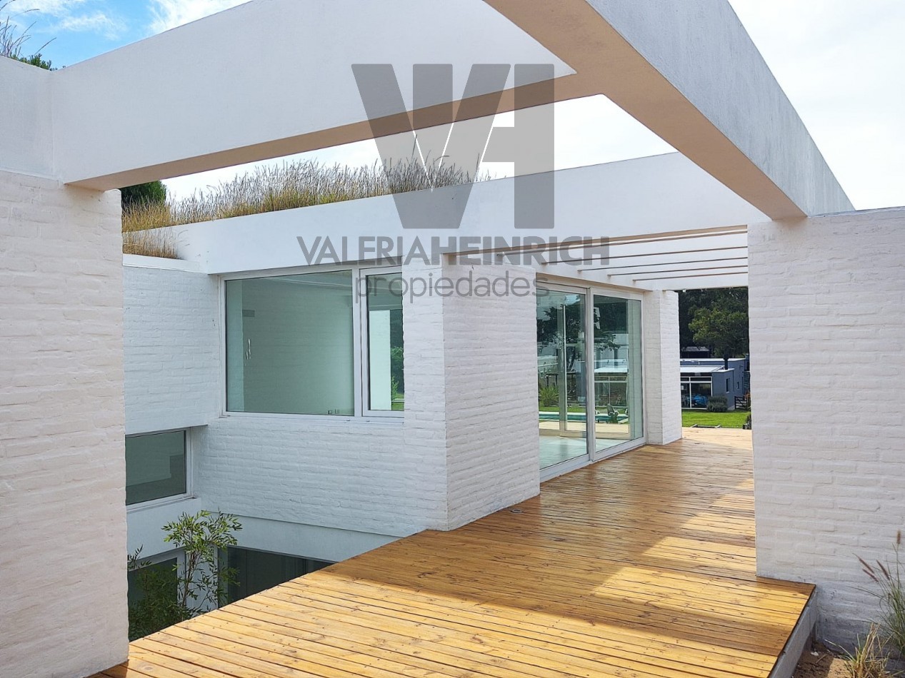CASA EN VENTA COSTA ESMERALDA SEND 3 DISEÑO 