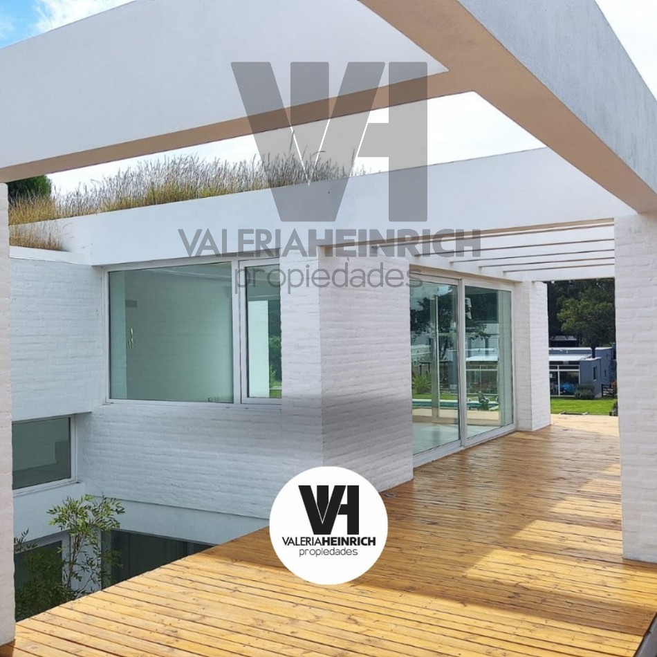 CASA EN VENTA COSTA ESMERALDA SEND 3 DISEÑO 