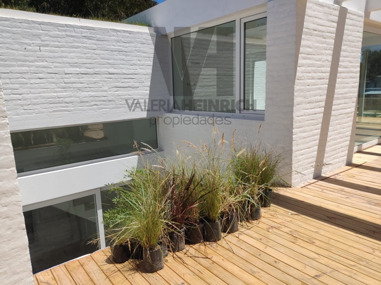 CASA EN VENTA COSTA ESMERALDA SEND 3 DISEÑO 