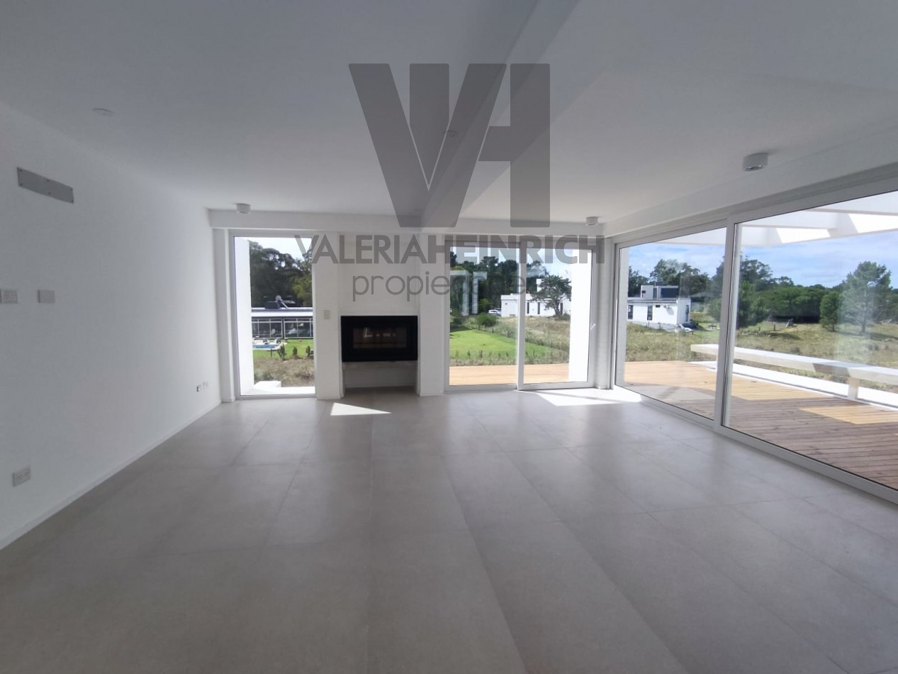 CASA EN VENTA COSTA ESMERALDA SEND 3 DISEÑO 