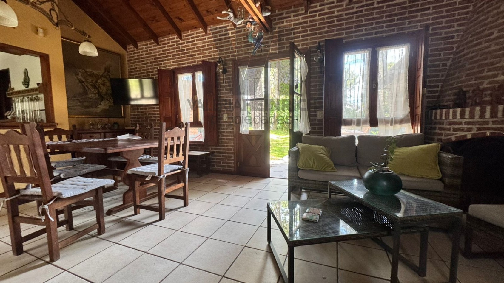 CASA EN ALQUILER PINAMAR PILETA 6 PAX