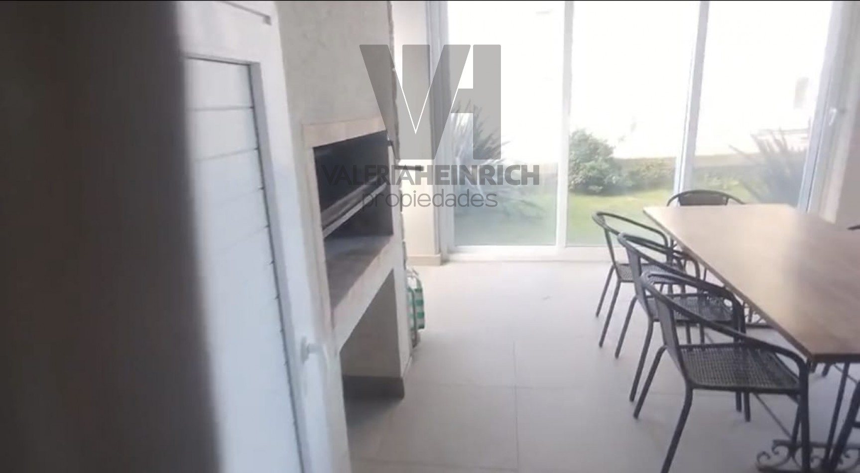 Alquiler departamento Costa Esmeralda PB parrilla galeria cerrada 