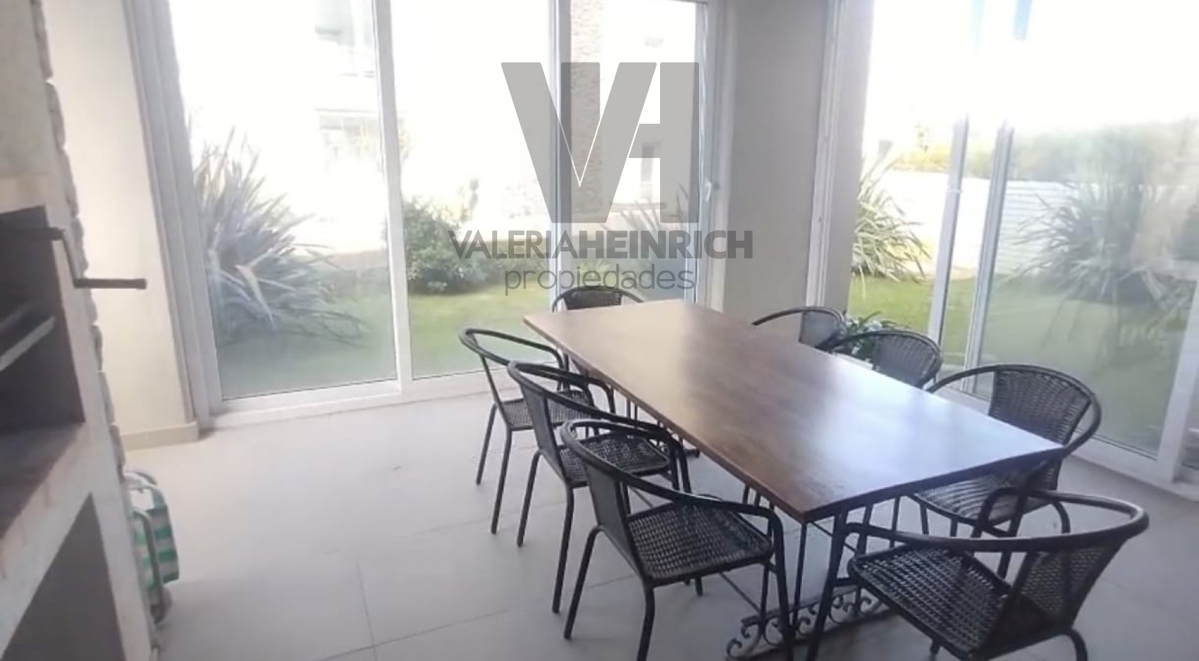 Alquiler departamento Costa Esmeralda PB parrilla galeria cerrada 