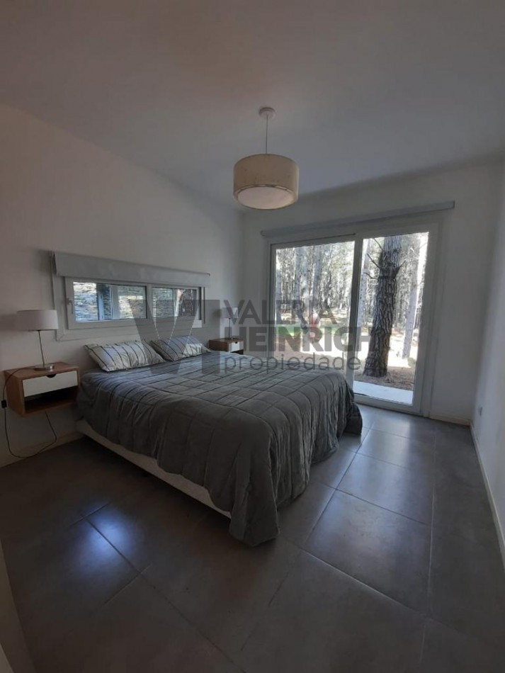 Venta casa Villarobles Pinamar  4 dorm.