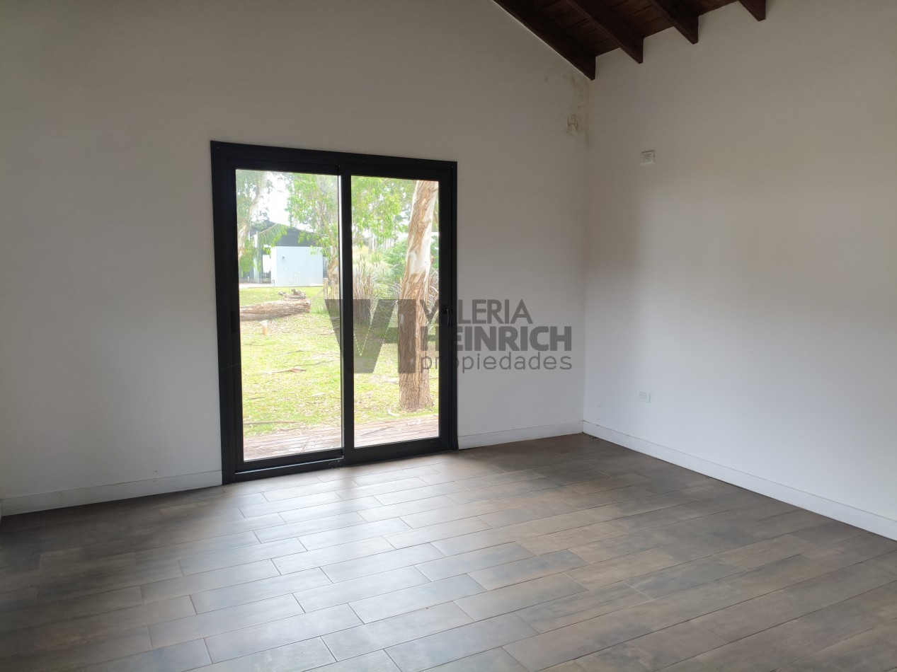 Casa en venta estilo campo costa esmeralda deportiva