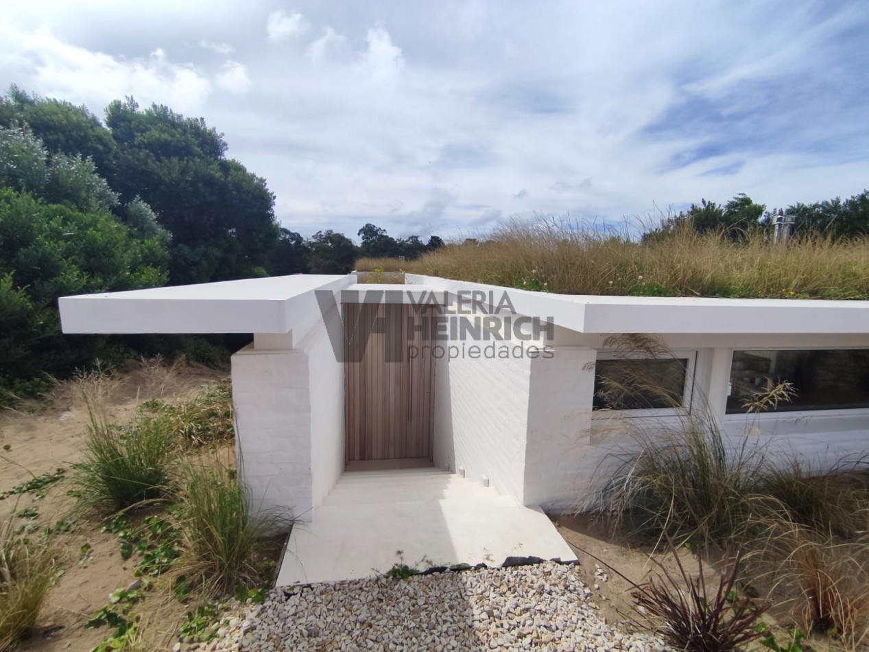 CASA EN VENTA COSTA ESMERALDA SEND 3 DISEÑO 