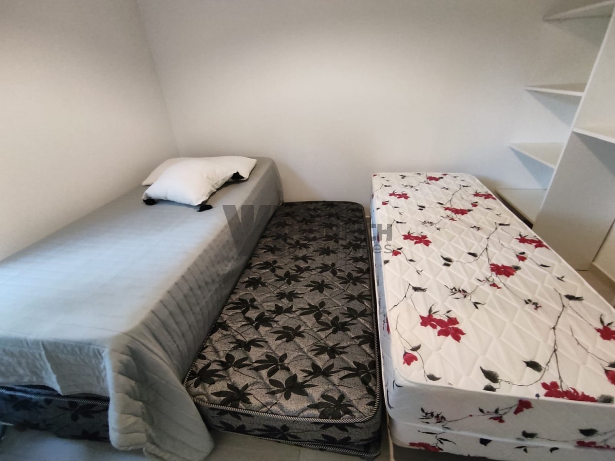 Alquiler y Venta Casa Villarobles con piscina 6 pax