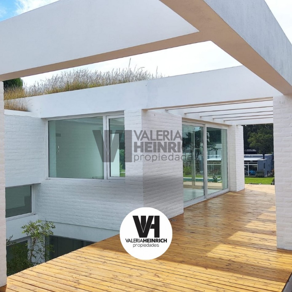 CASA EN VENTA COSTA ESMERALDA SEND 3 DISEÑO 