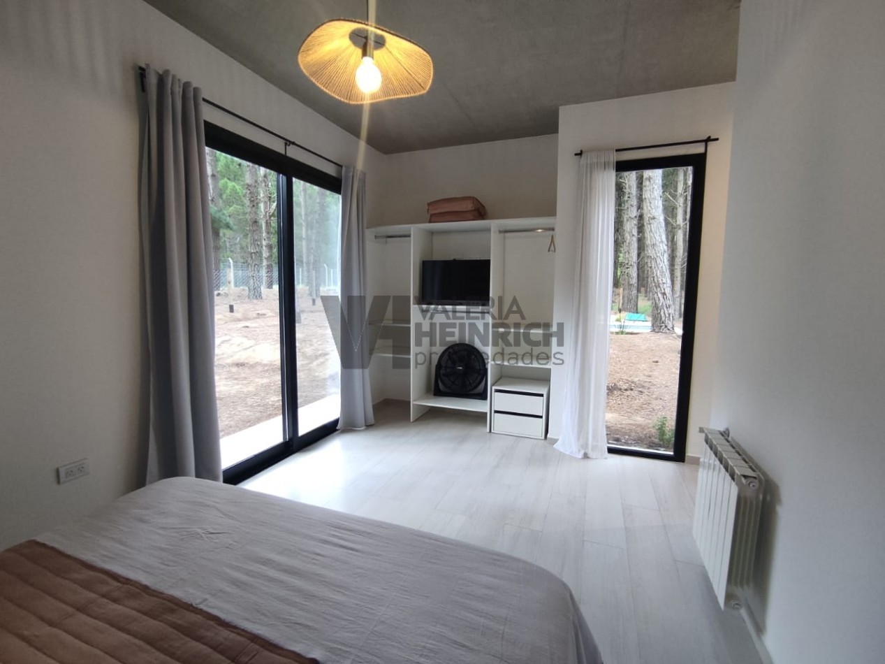 Alquiler y Venta Casa Villarobles con piscina 6 pax