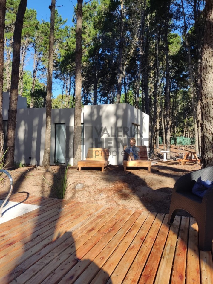 Alquiler y Venta Casa Villarobles con piscina 6 pax