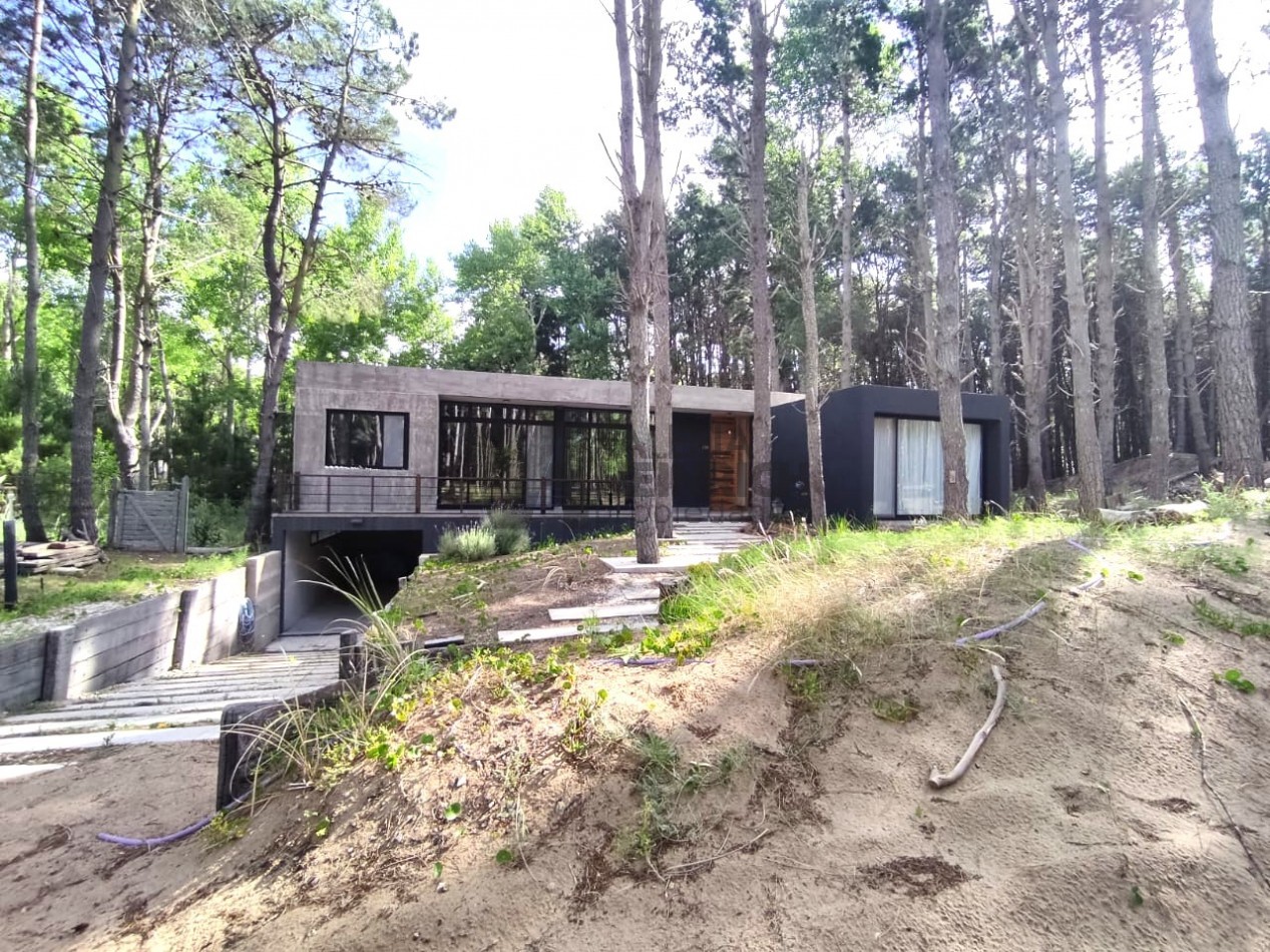 ALQUILER CASA VILLAROBLES COSTA ESMERALDA PINAMAR