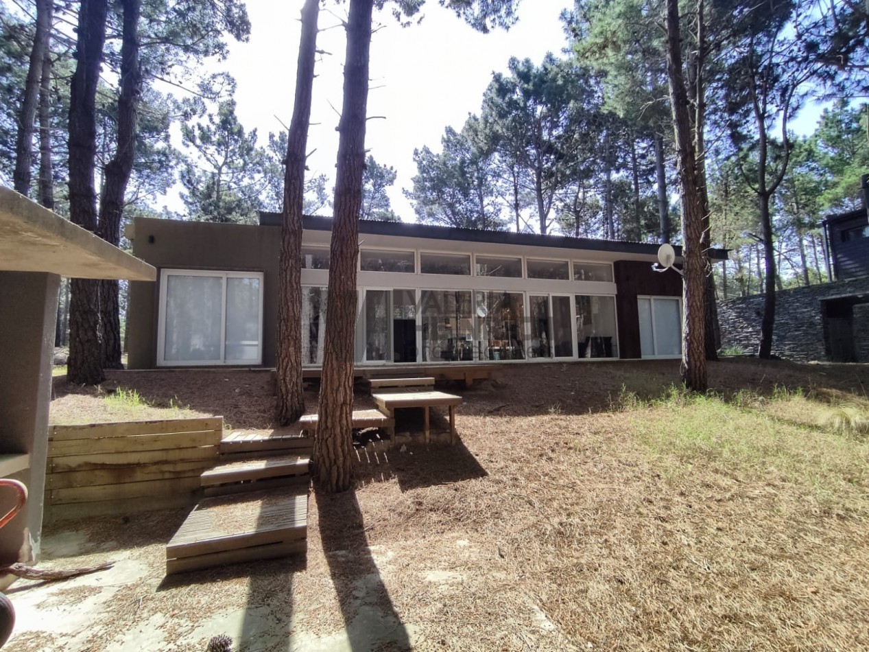 Venta casa Villarobles Pinamar  4 dorm.