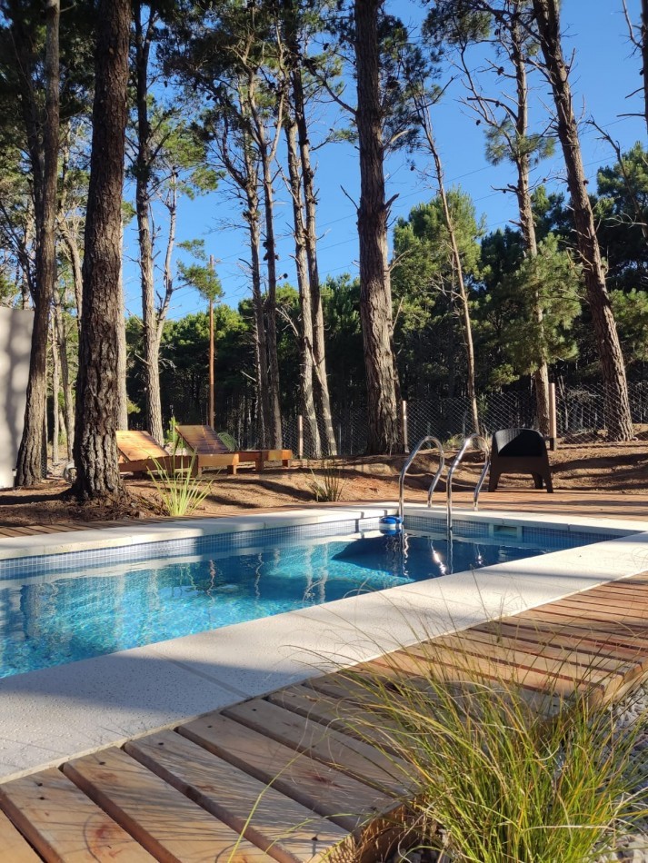 Alquiler y Venta Casa Villarobles con piscina 6 pax