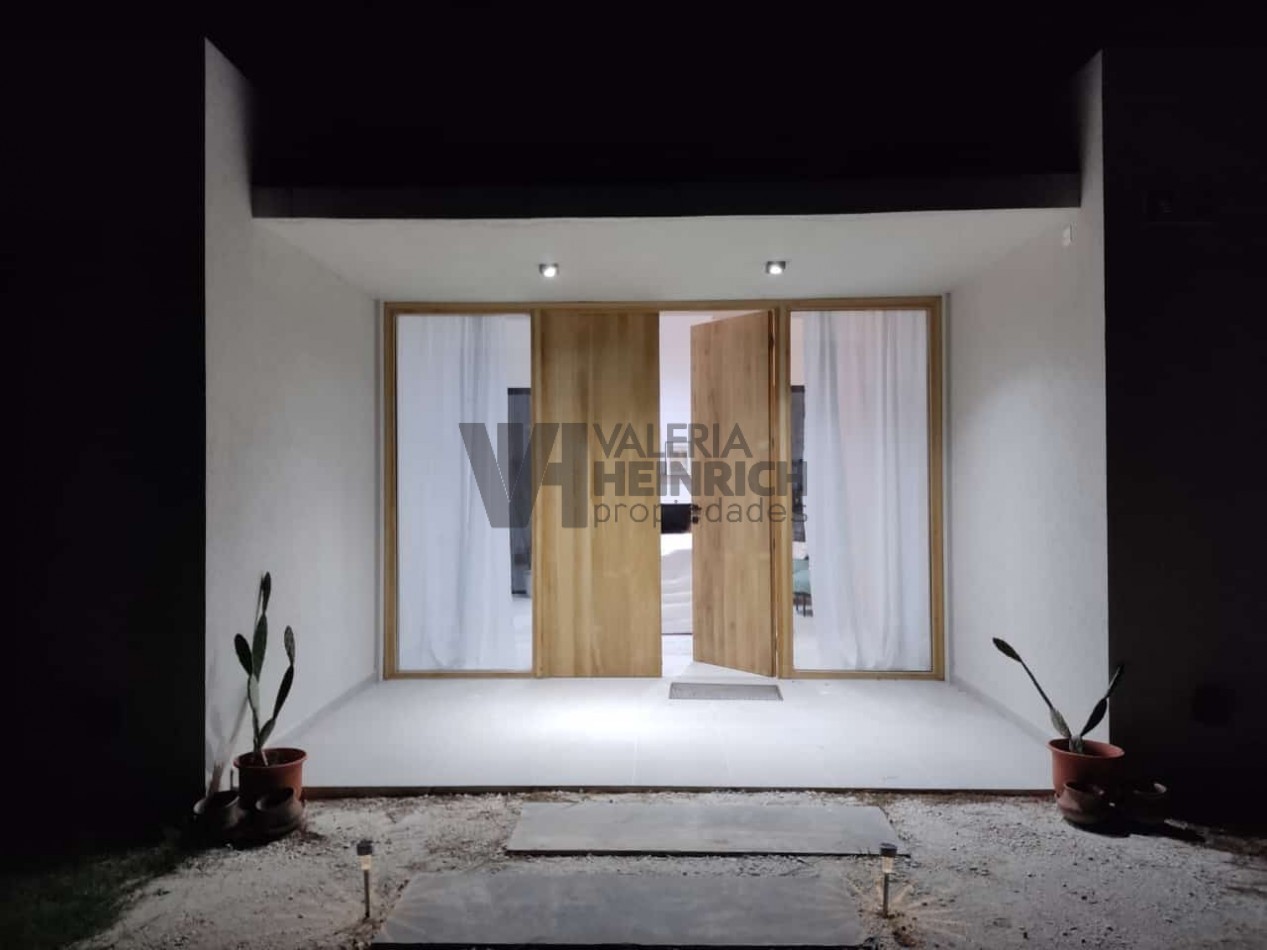 Alquiler y Venta Casa Villarobles con piscina 6 pax