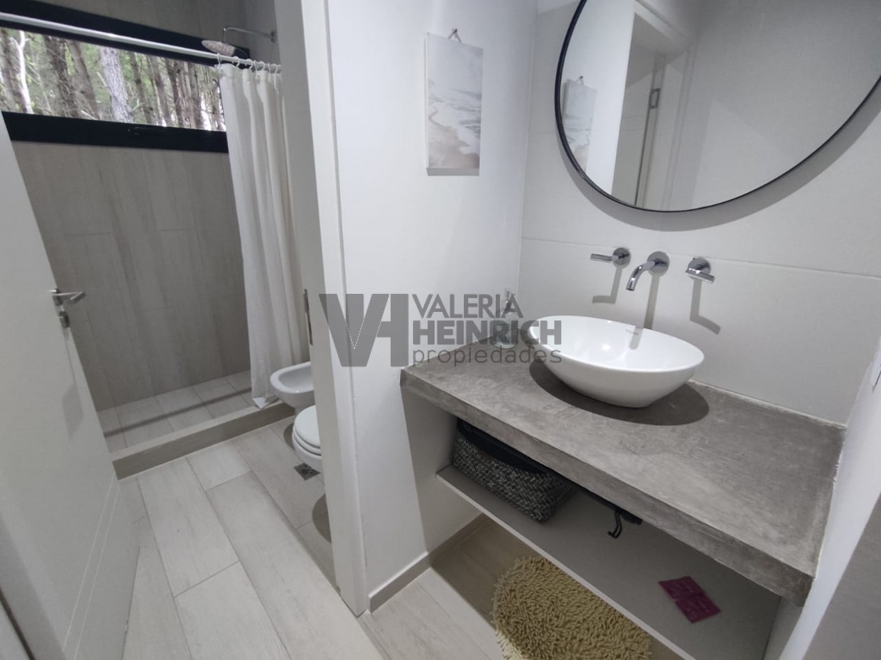 Alquiler y Venta Casa Villarobles con piscina 6 pax