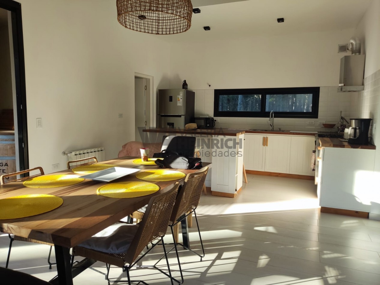 Alquiler y Venta Casa Villarobles con piscina 6 pax