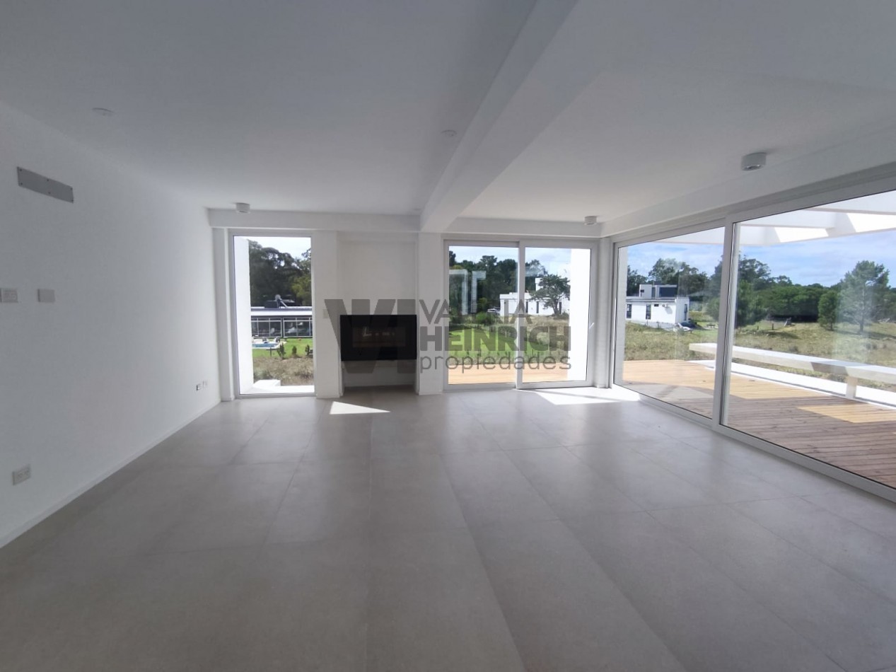 CASA EN VENTA COSTA ESMERALDA SEND 3 DISEÑO 