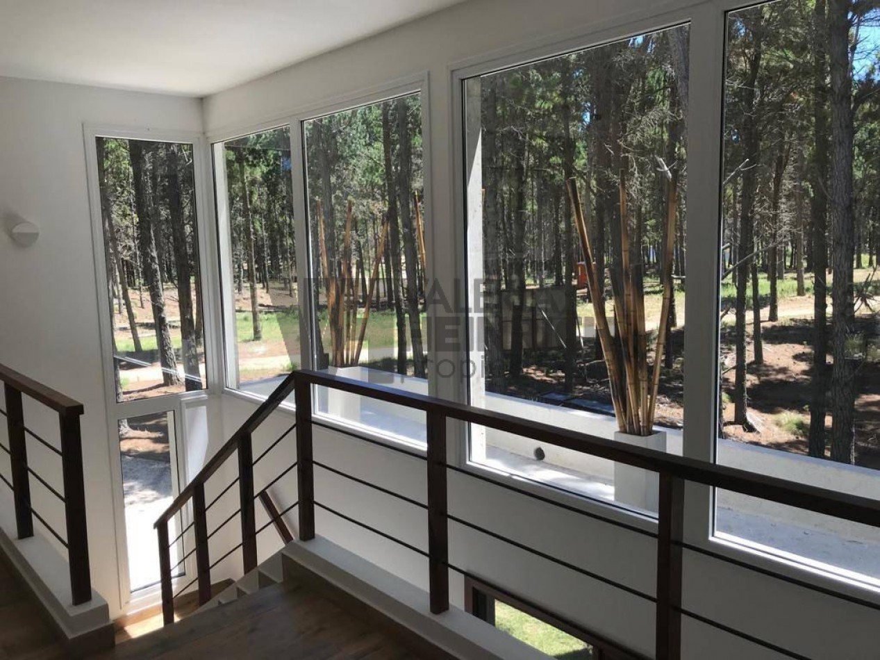 Venta casa Villarobles sobre laguna Albatros 