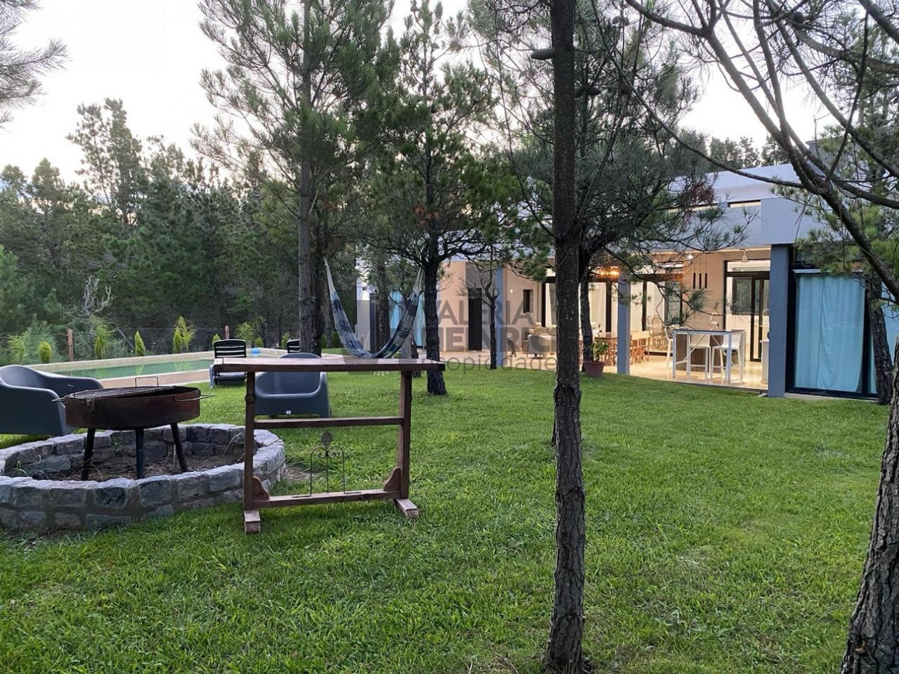 Venta casa Villarobles Serena 4 dorm. piscina