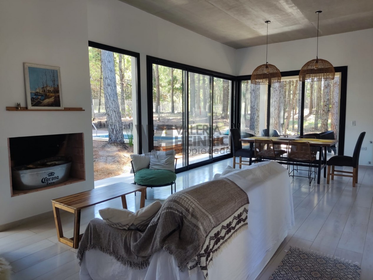 Alquiler y Venta Casa Villarobles con piscina 6 pax