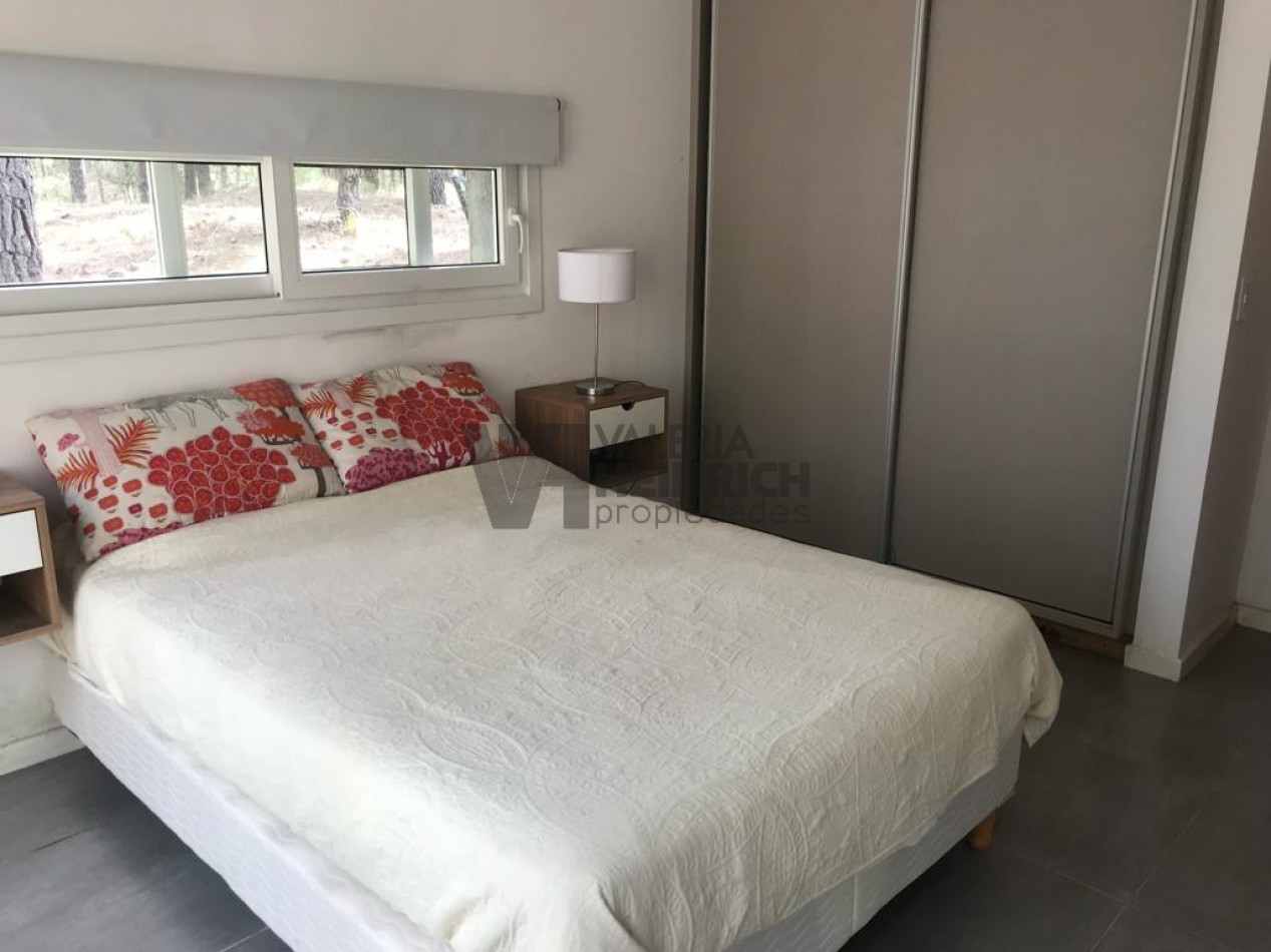 Venta casa Villarobles Pinamar  4 dorm.