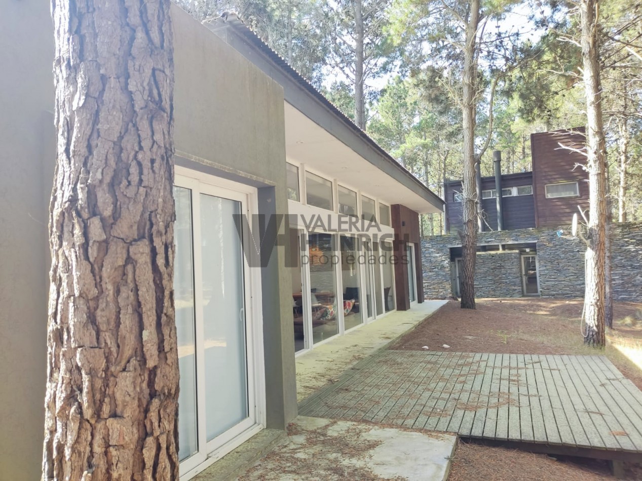 Venta casa Villarobles Pinamar  4 dorm.