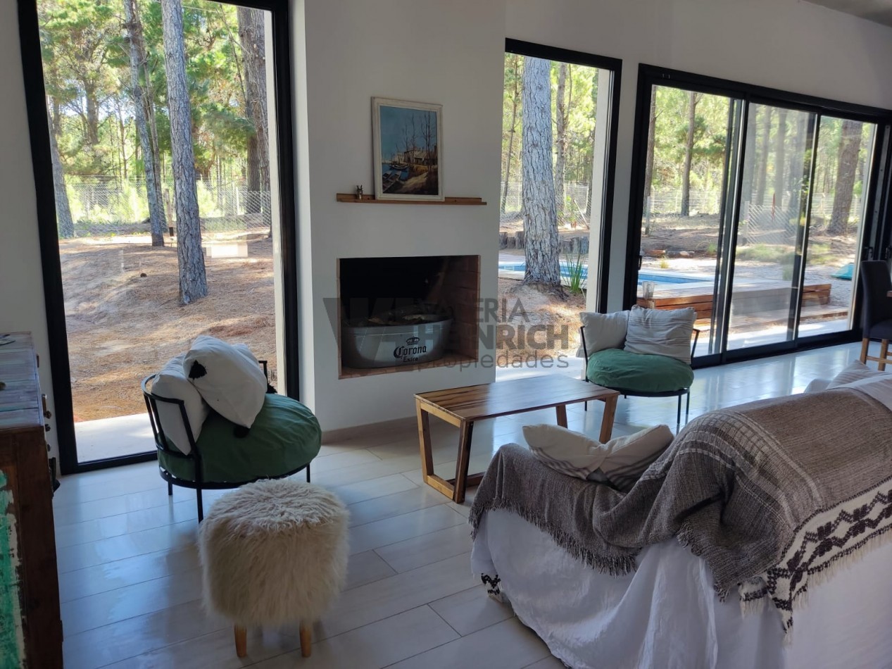 Alquiler y Venta Casa Villarobles con piscina 6 pax