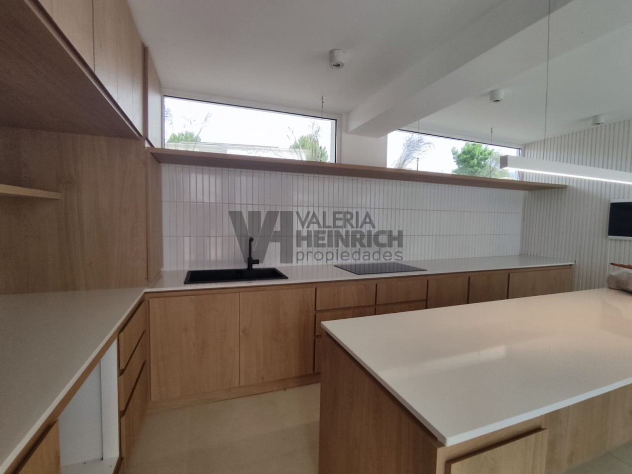 CASA EN VENTA COSTA ESMERALDA SEND 3 DISEÑO 