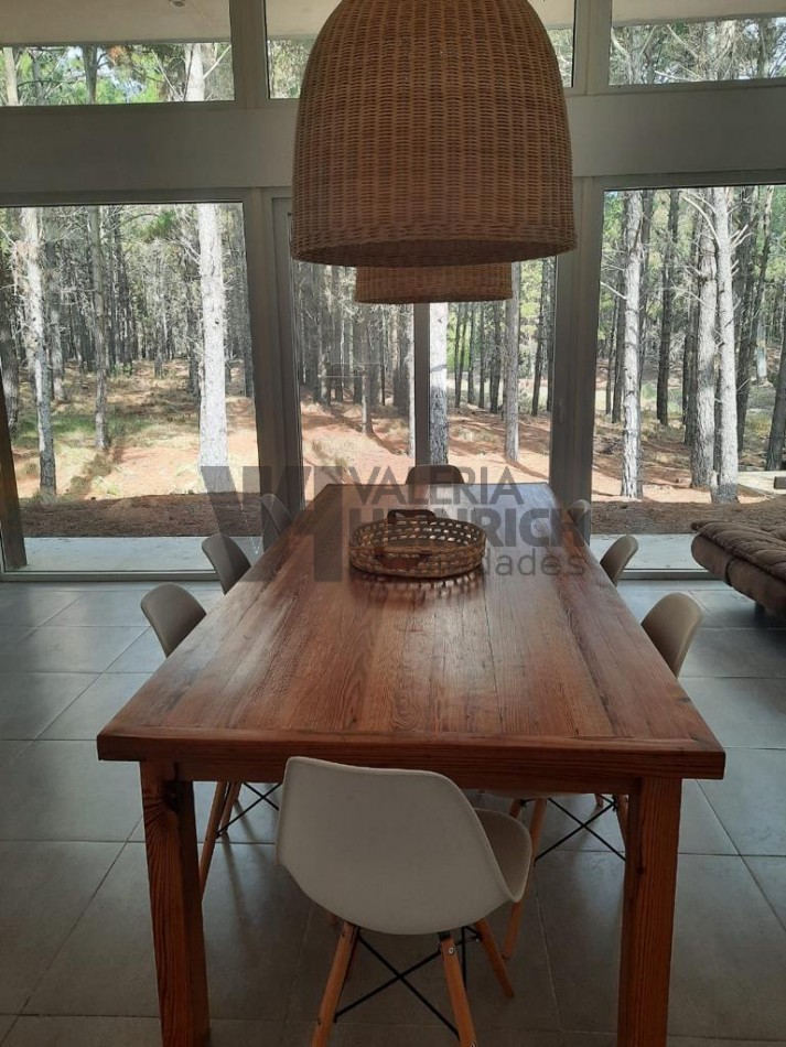 Venta casa Villarobles Pinamar  4 dorm.