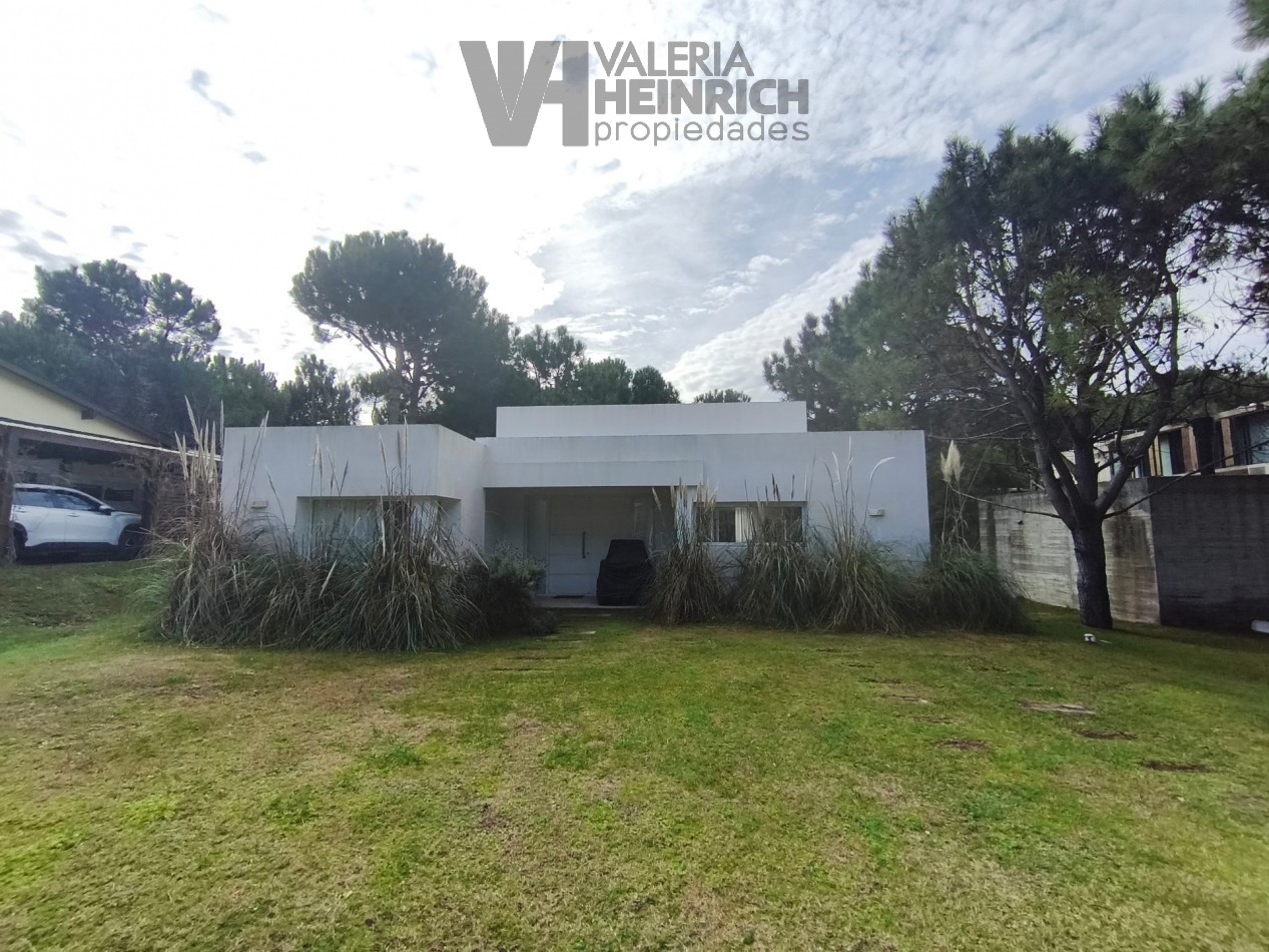 Casa alquiler Costa Esmeralda Residencial 3 dorm. jardin