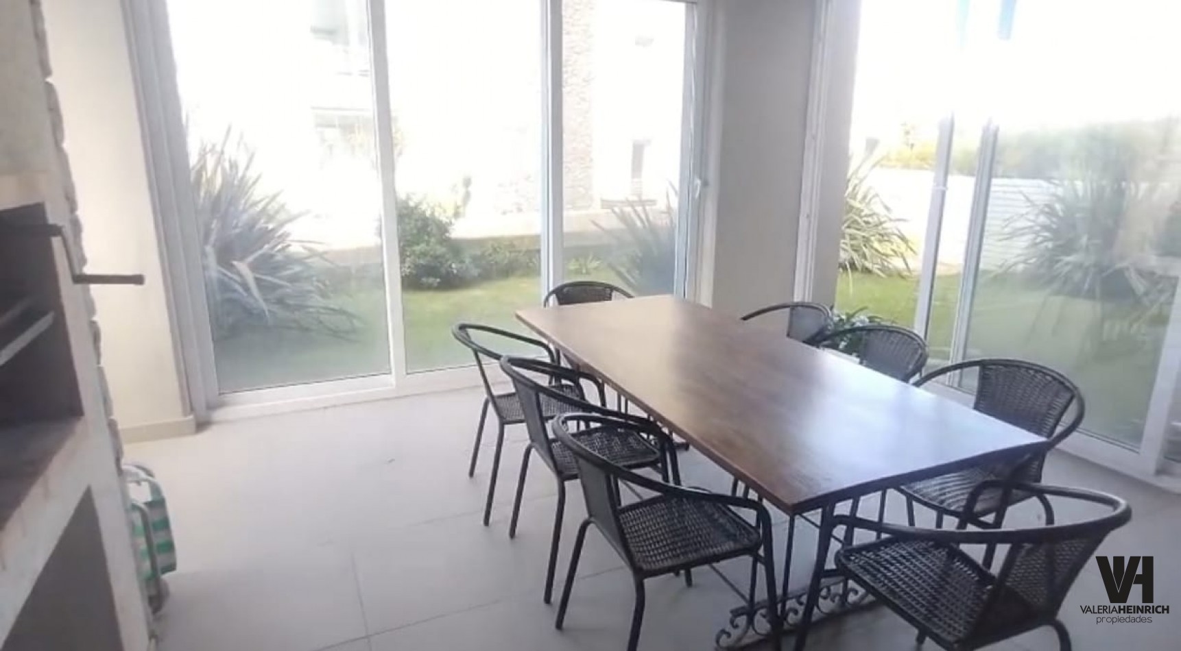 Alquiler departamento Costa Esmeralda PB parrilla galeria cerrada 