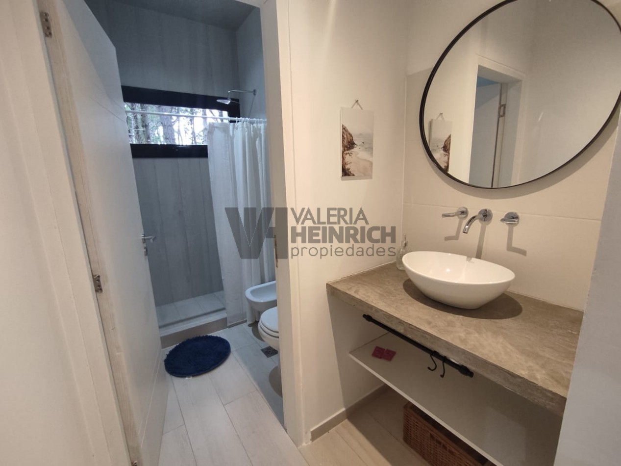 Alquiler y Venta Casa Villarobles con piscina 6 pax