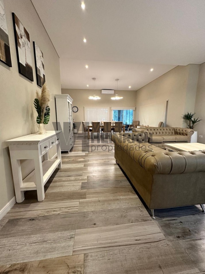 Venta casa en Costa Esmeralda 