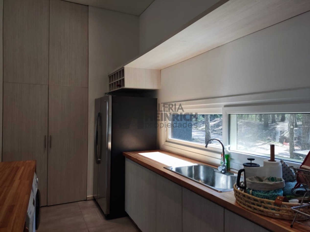 Venta casa Villarobles Pinamar  4 dorm.