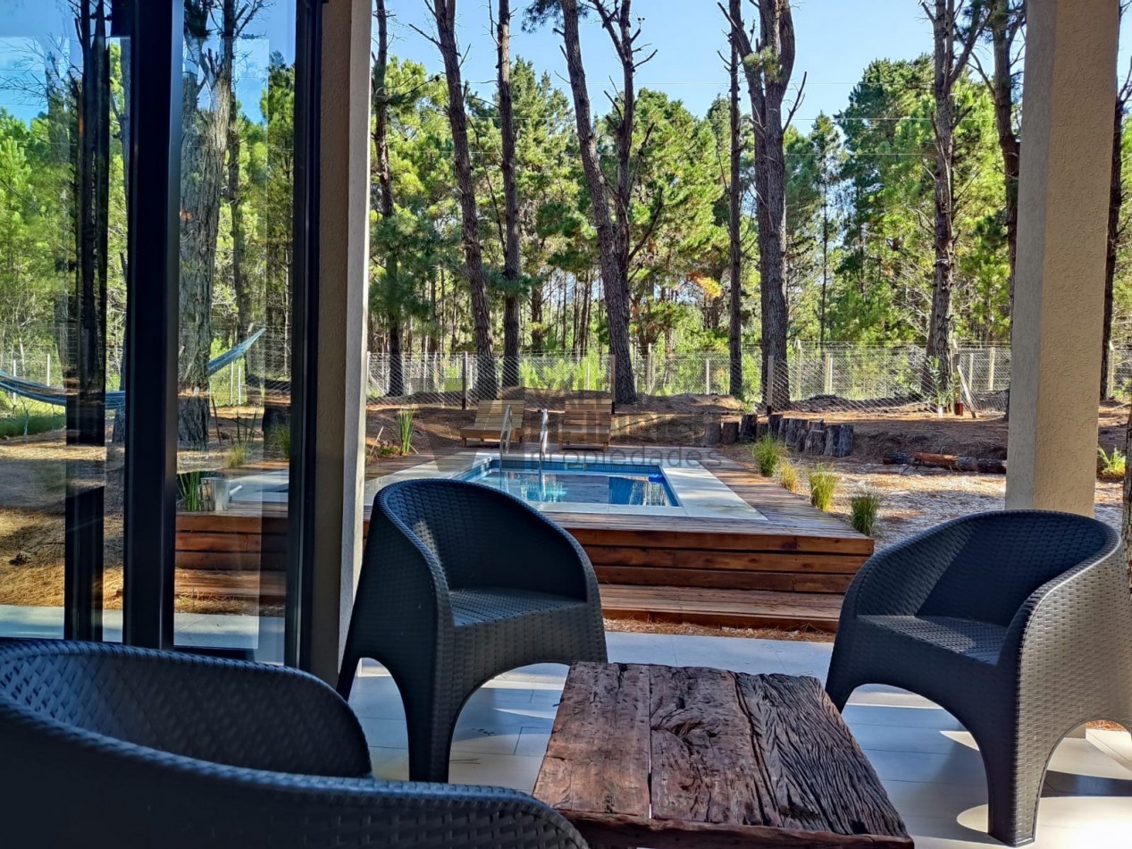 Alquiler y Venta Casa Villarobles con piscina 6 pax