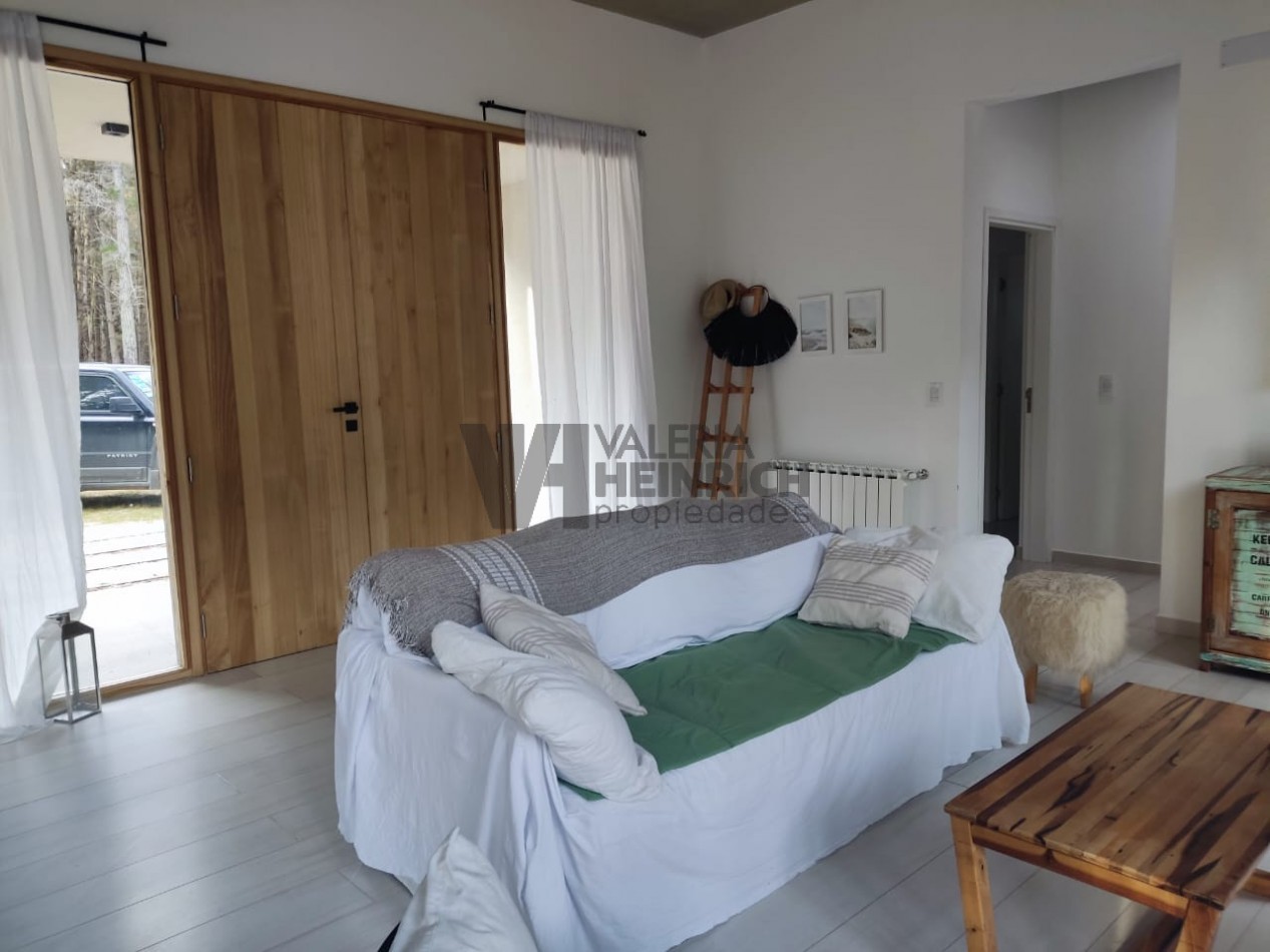 Alquiler y Venta Casa Villarobles con piscina 6 pax