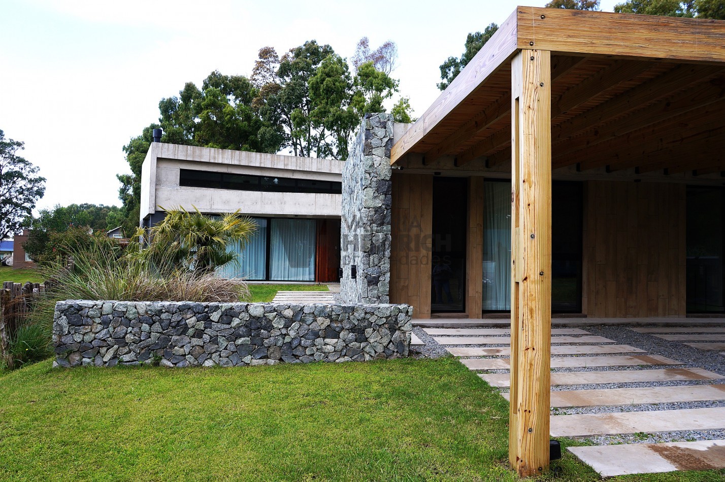 Venta casa Costa Esmeralda 4dorm. 