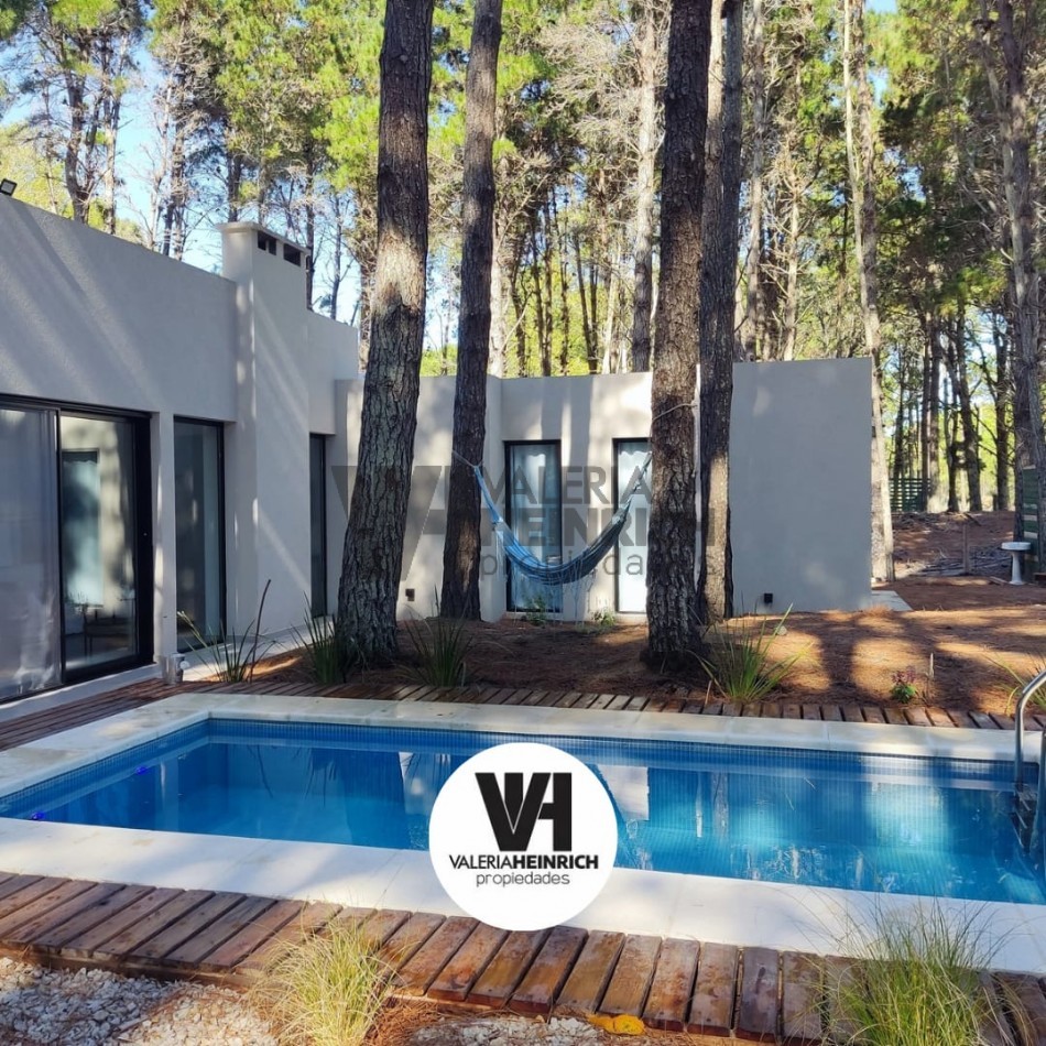 Alquiler y Venta Casa Villarobles con piscina 6 pax