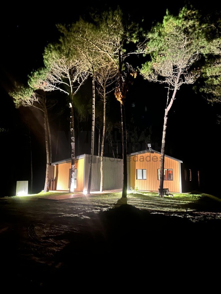 Casa Villarobles. Cerca Pinamar y Costa Esmeralda. Con salida al mar. 20 pax. VENTA y ALQUILER