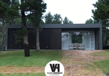 Venta y alquiler casa en Costa Esmeralda deportiva