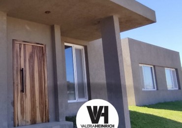 Casa En Venta  Costa Esmeralda Ecuestre. Con gas natural