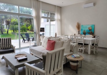 Casa alquiler Costa Esmeralda Residencial 3 dorm. jardin