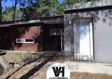 Venta casa Villarobles Pinamar 4 dorm.