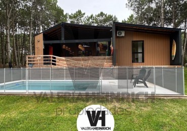 Casa Villarobles. Cerca Pinamar y Costa Esmeralda. Con salida al mar. 20 pax. ALQUILER. 6 DORM