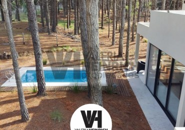 Alquiler y Venta Casa Villarobles con piscina 6 pax