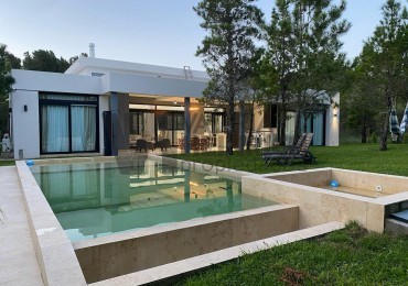 Venta casa Villarobles Serena 4 dorm. piscina